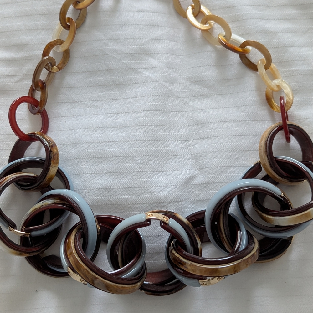Elegant Multi-Color Chain Necklace